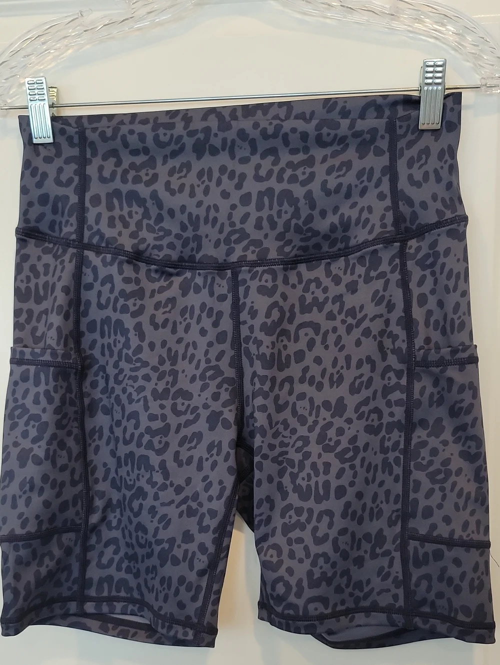 Halara High Rise Leopard Print Side Pocket Running Bike Shorts Large NWOT